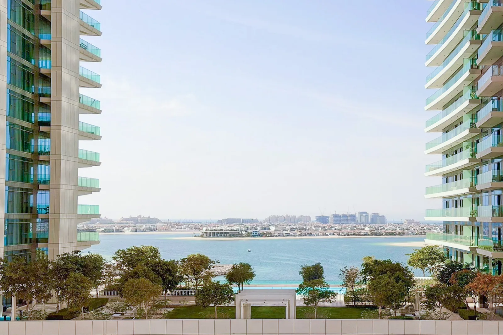 Marina Vista Tower 1, Dubai Harbour — photo 1