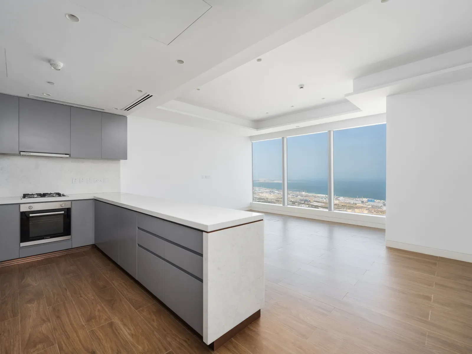 Uptown Tower · photo 1