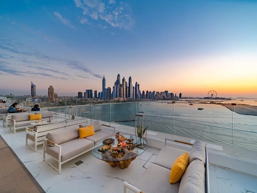 Rooftop Restaurant With Viewing Gallery at Palm Beach Tower 3.