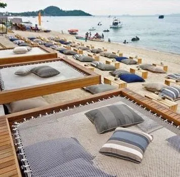 F&B On The Beach at Damac Bay.