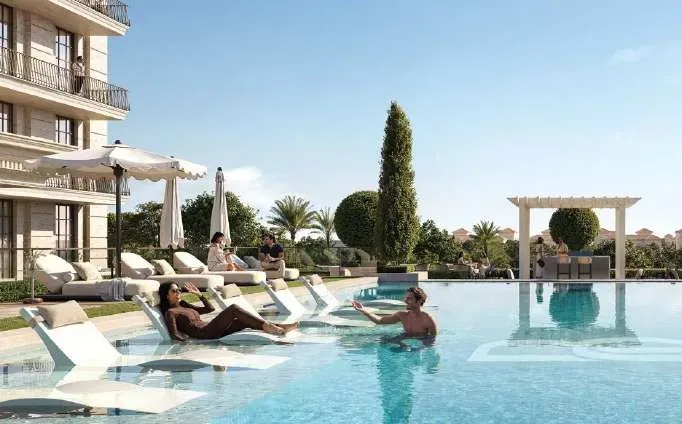 Rooftop Sky Infinity Pool with Panoramic Views at Bab Al Qasr Royal 28.