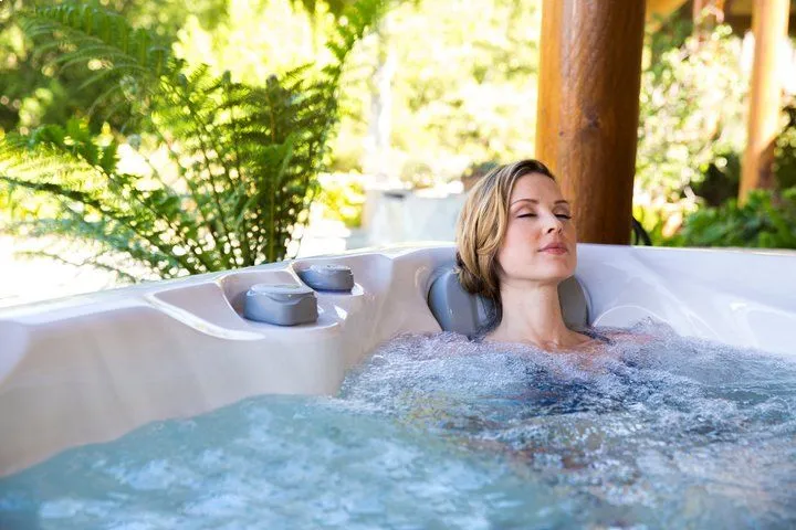 Jacuzzi at Colibri Views.