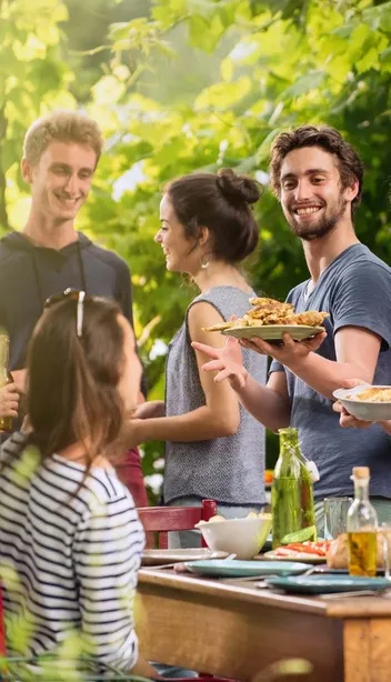 Outdoor Eating & Bbq at Eleve.