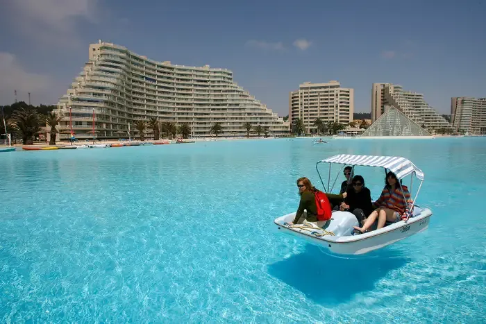 Large Swimming Pool at Verdana Empire.