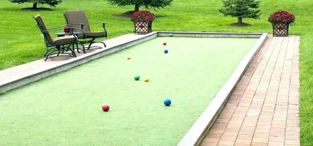Bocce Play Area at Perla 1 at the Bay.