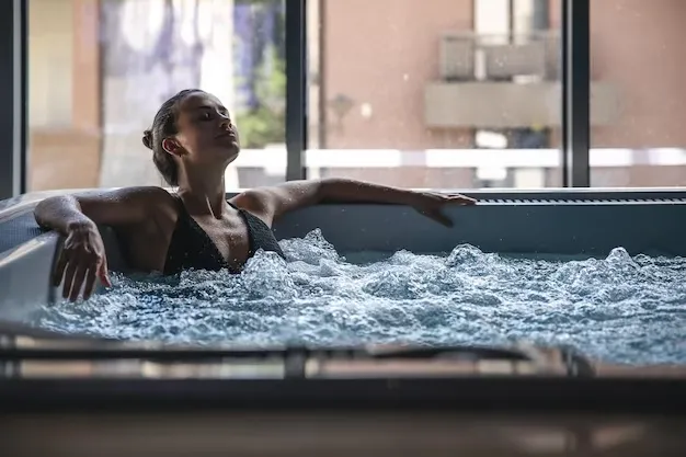 Jacuzzi at One by Binghatti.