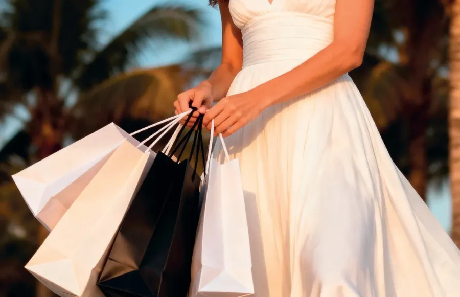 Retail Stores at Royal Yacht Club Residence.