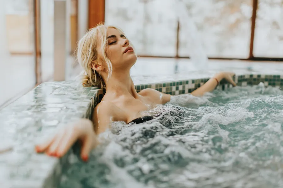 Jacuzzi at Views VII by Golden Woods.