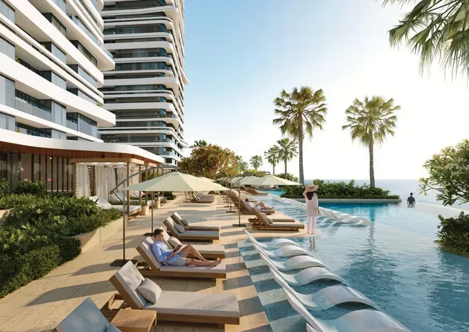 Swimming Pool & Pool Deck at Linar.